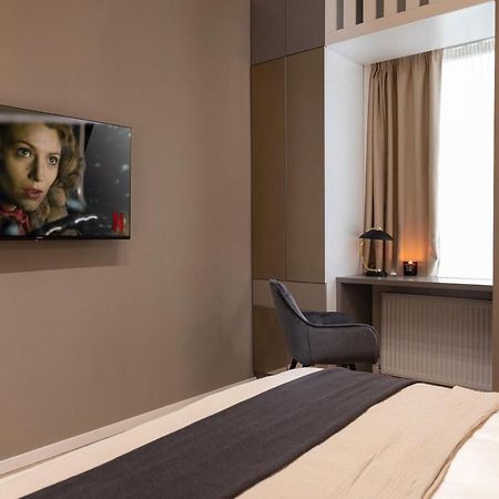 Qult - Misty Night Apartment Bucharest Luaran gambar