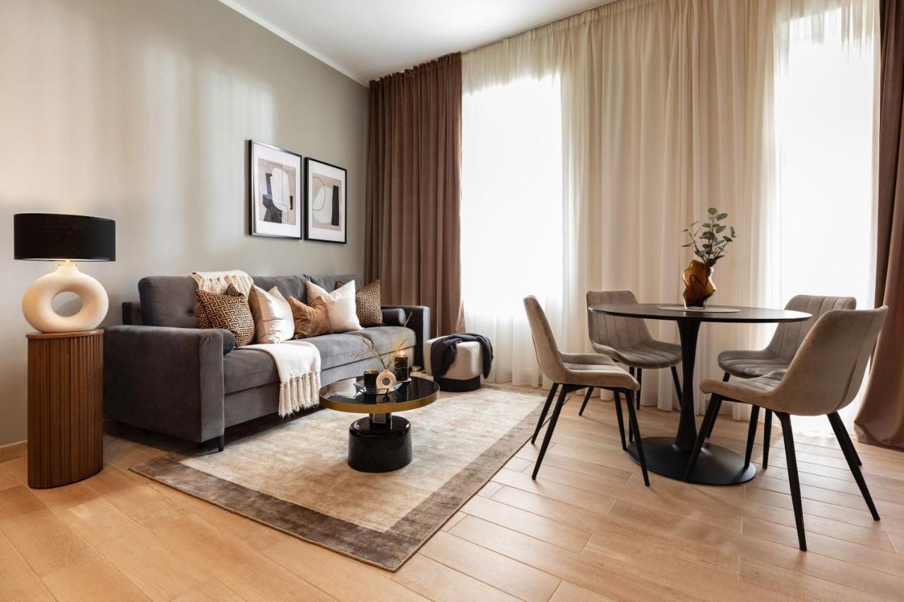 Qult - Misty Night Apartment Bucharest Luaran gambar