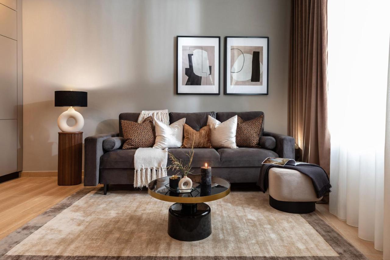 Qult - Misty Night Apartment Bucharest Luaran gambar
