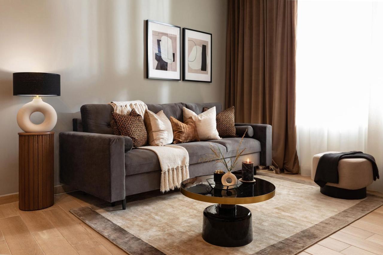 Qult - Misty Night Apartment Bucharest Luaran gambar