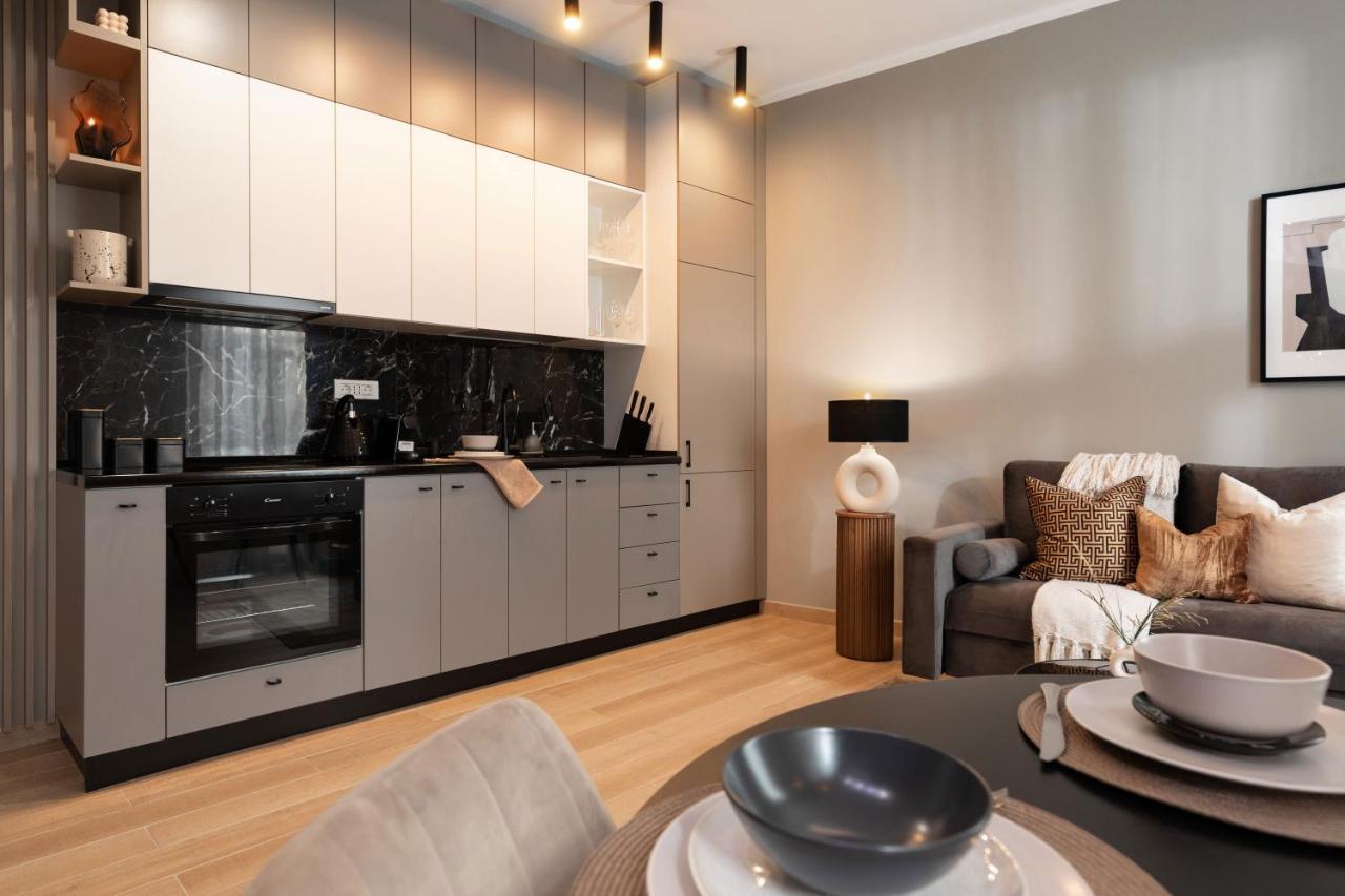 Qult - Misty Night Apartment Bucharest Luaran gambar