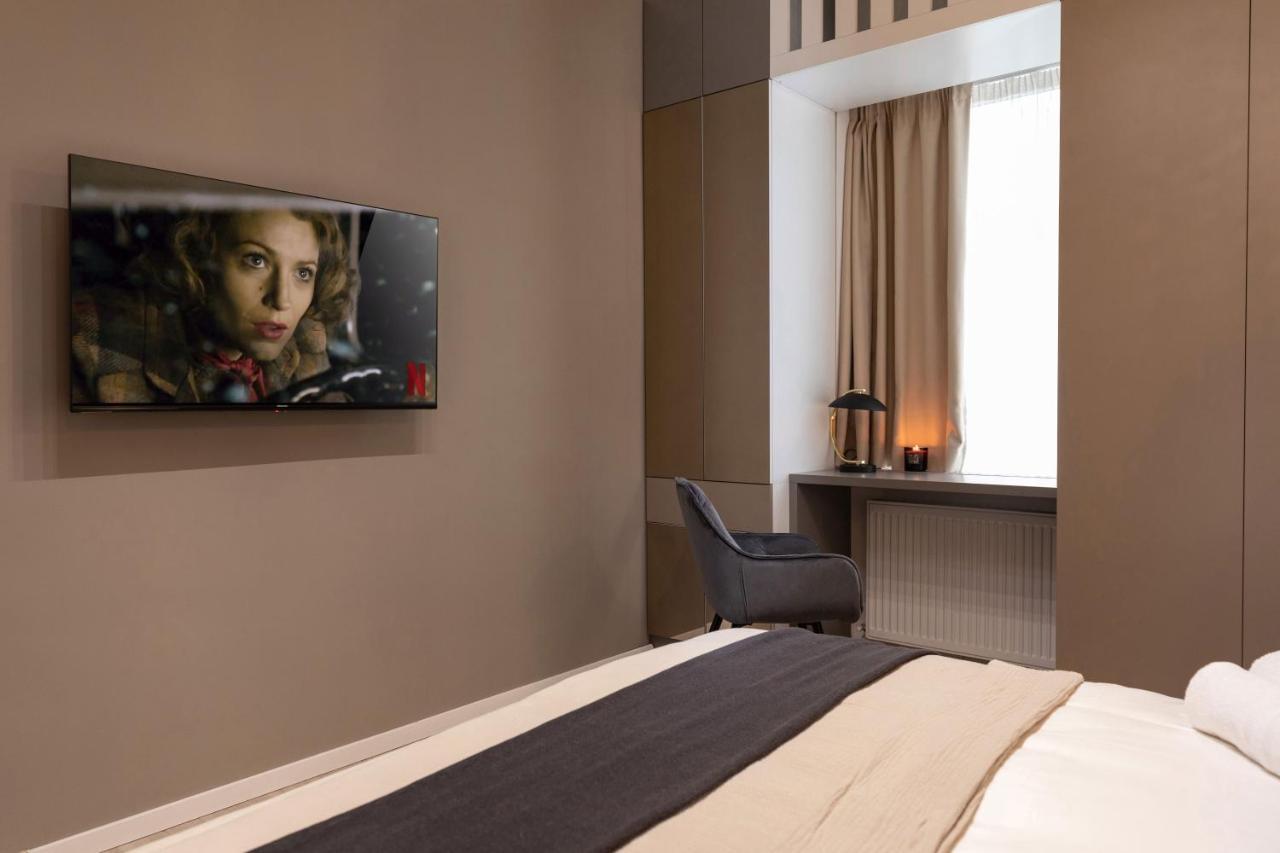 Qult - Misty Night Apartment Bucharest Luaran gambar