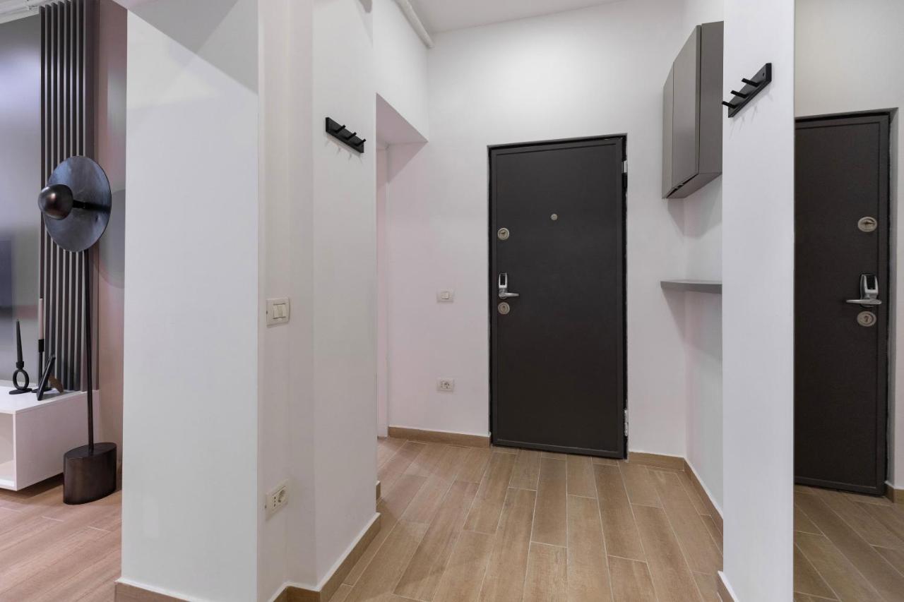 Qult - Misty Night Apartment Bucharest Luaran gambar