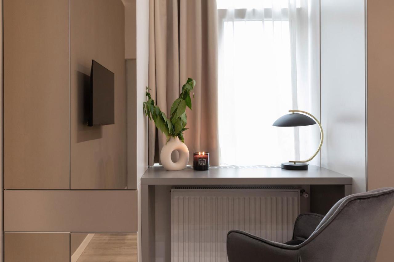 Qult - Misty Night Apartment Bucharest Luaran gambar